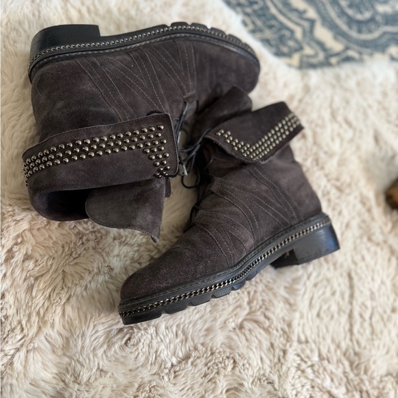 Stuart Weitzman Yadastud Chain-Link Fold Down Studded Ankle Grey Suede Size 7 - Picture 6 of 17